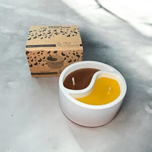 Metal Şamdan Klasik çizgisiyle sofistike bir görünüm sunar.