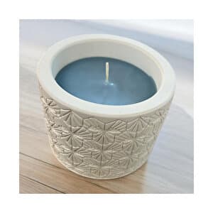 Seramik Vazo Şık tasarımıyla her köşeye zarafet katar.